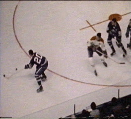 (3)Bob Pulford takes pass from Kelly